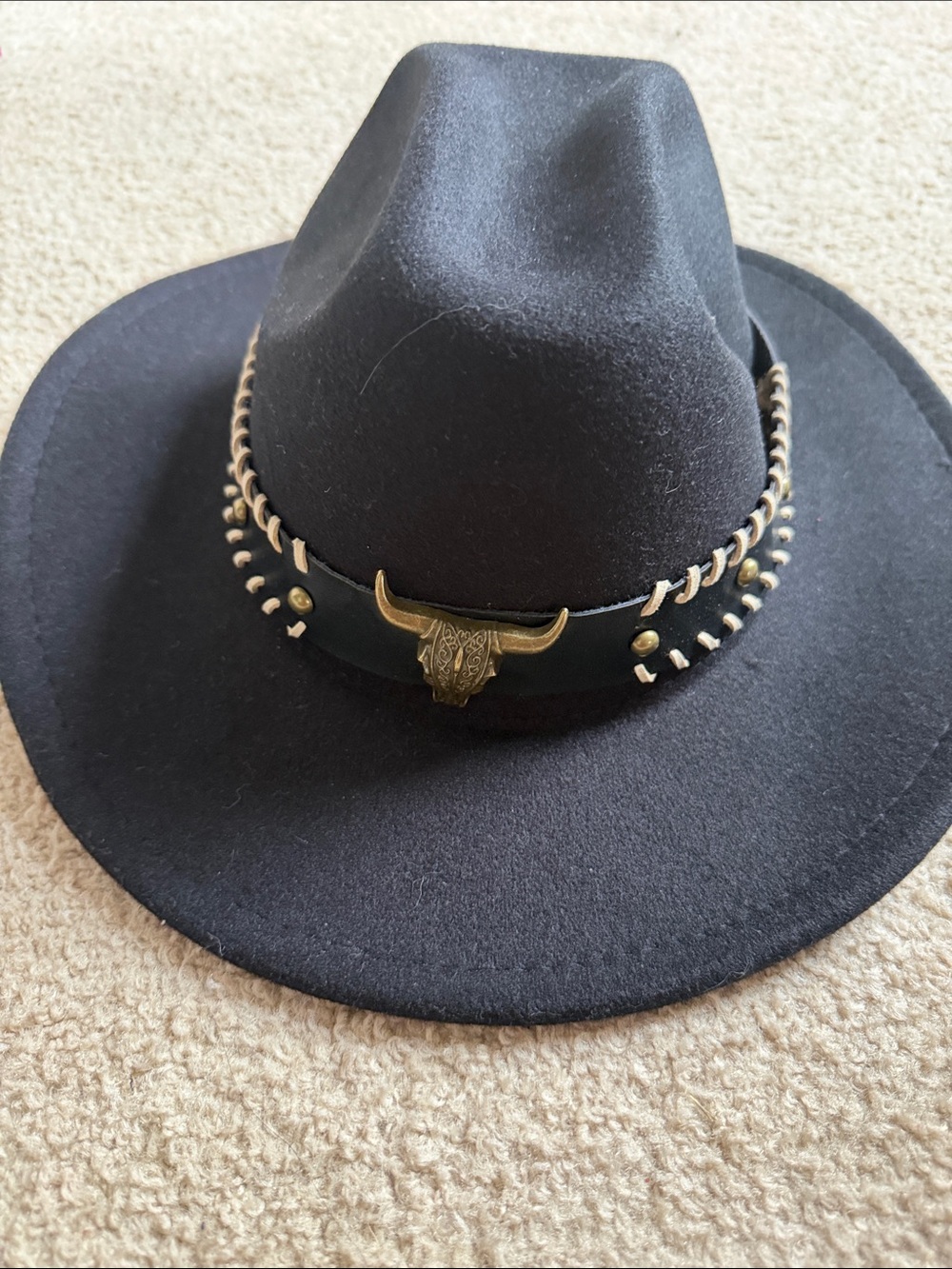 Amazon Black Felt Western Fedora with Bullhead Accent